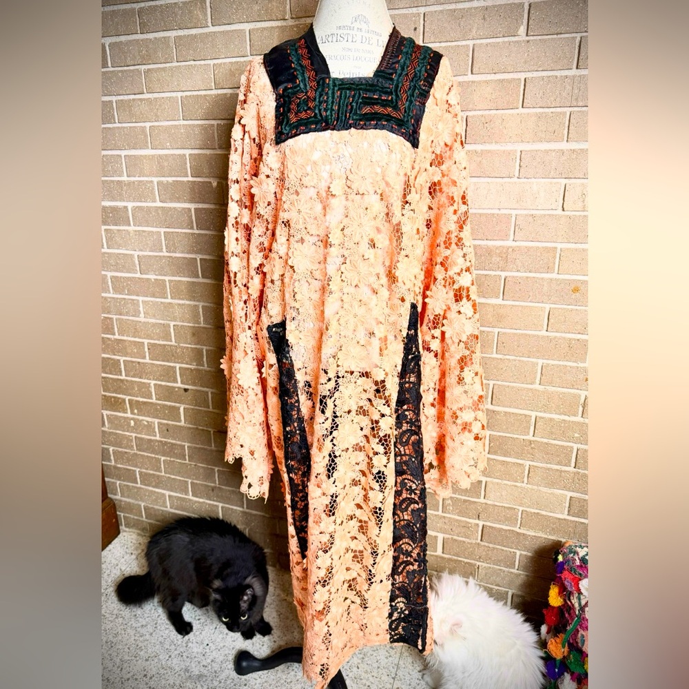 Traditional Egyptian/Berber Ladies Fancy Tunic/Dress in Peach Openwork Lace